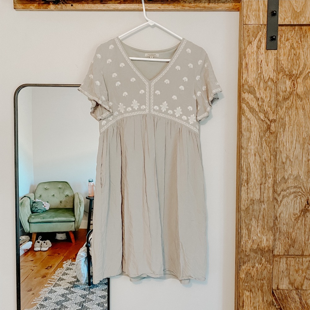 Flowy grey dress